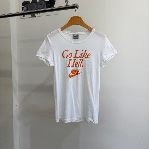 NIKE 반팔