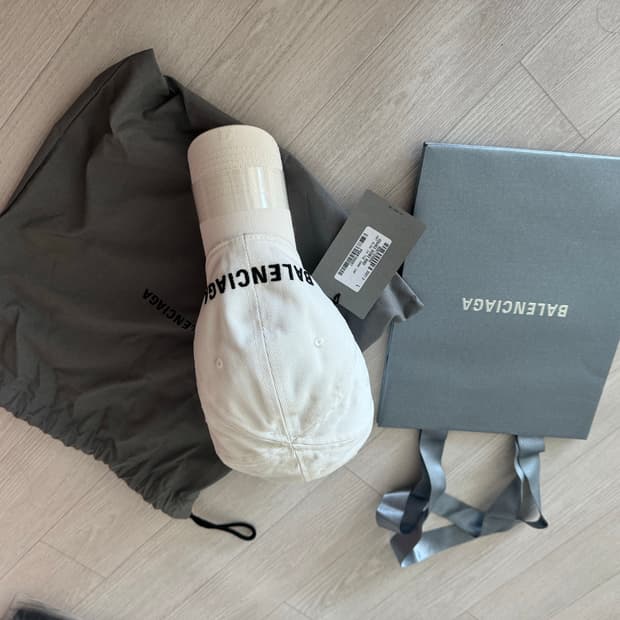 발렌시아가 화이트 볼캡 빈티지 656463