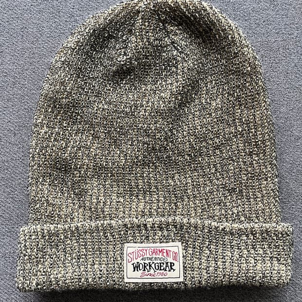 스투시 비니 판매합니다.