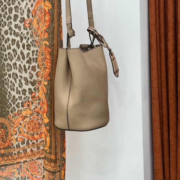 버버리 헤이마켓 버킷백(한국명품감정서)