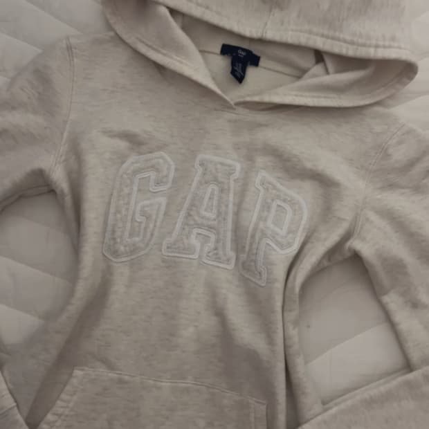 갭 슬림핏 후드티