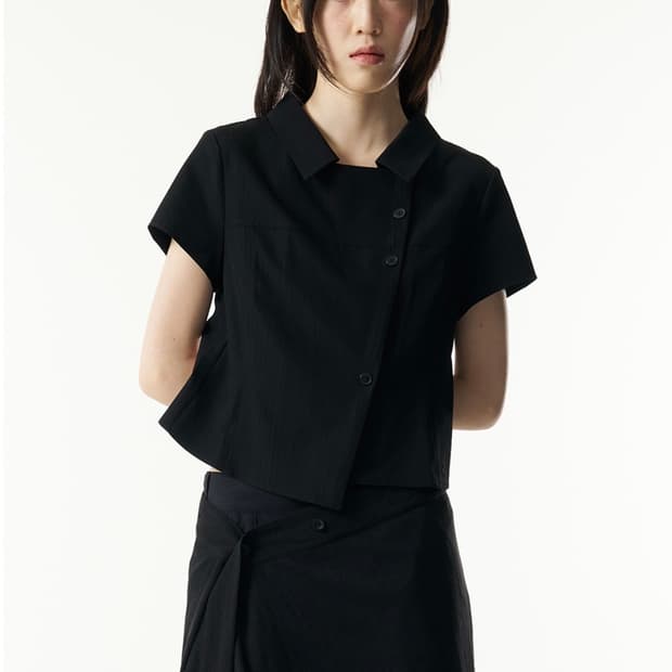 TCM 3-button stripe half shirt (black)