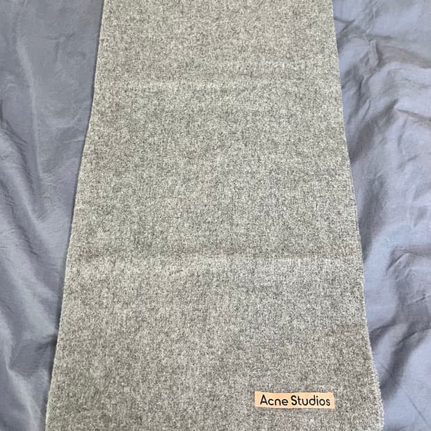 아크네스튜디오 머플러