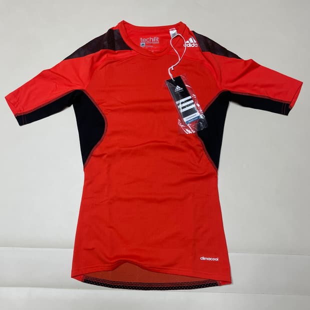 아디다스 Techfit 기능성 반팔 티셔츠 새상품
