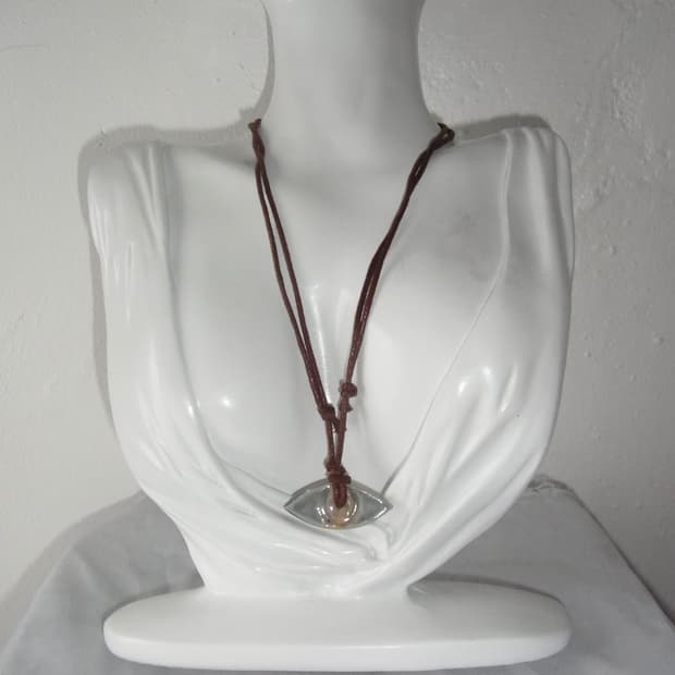 yujagi button necklace