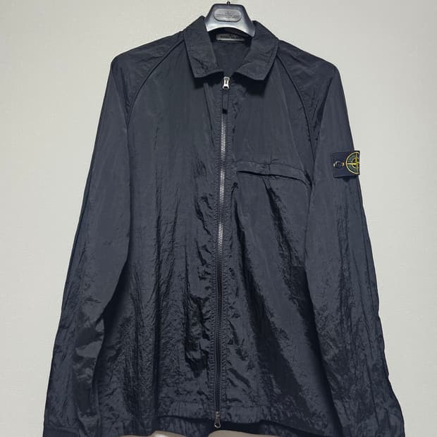 스톤아일랜드 나일론 메탈 패커블 오버셔츠