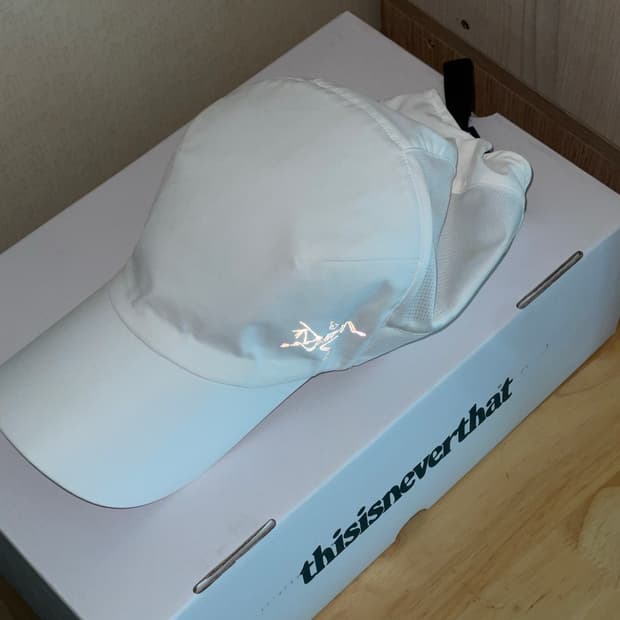 아크테릭스 화이트 캡모자 L/G-XL/TG