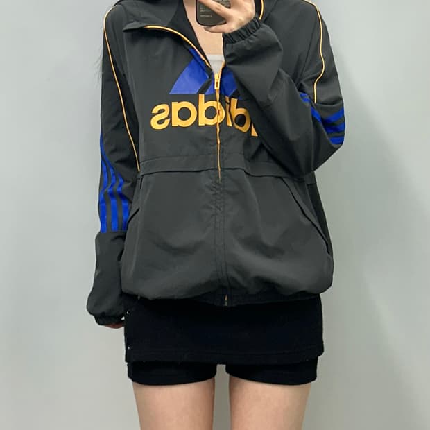 아디다스 빅로고 차콜 바람막이