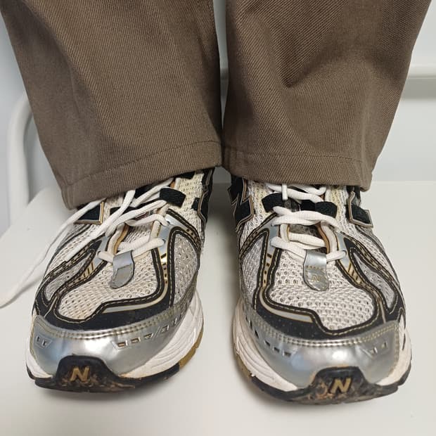 [230] 뉴발란스 1906R 실버 메탈릭 (M1906RA)