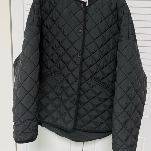 토템 퀼팅 패딩