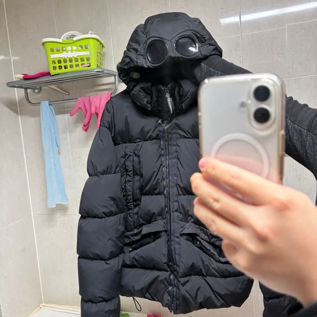 Cp컴퍼니 나일론 고글 패딩 100