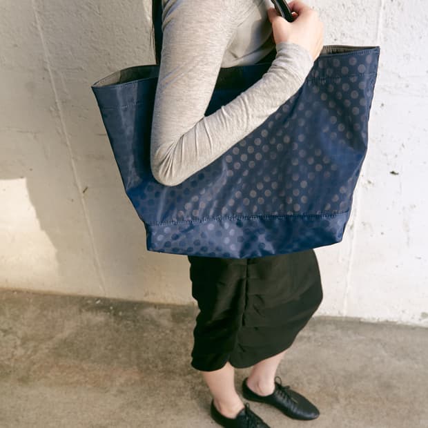Y'SAACS Dot Pattern Tote Bag