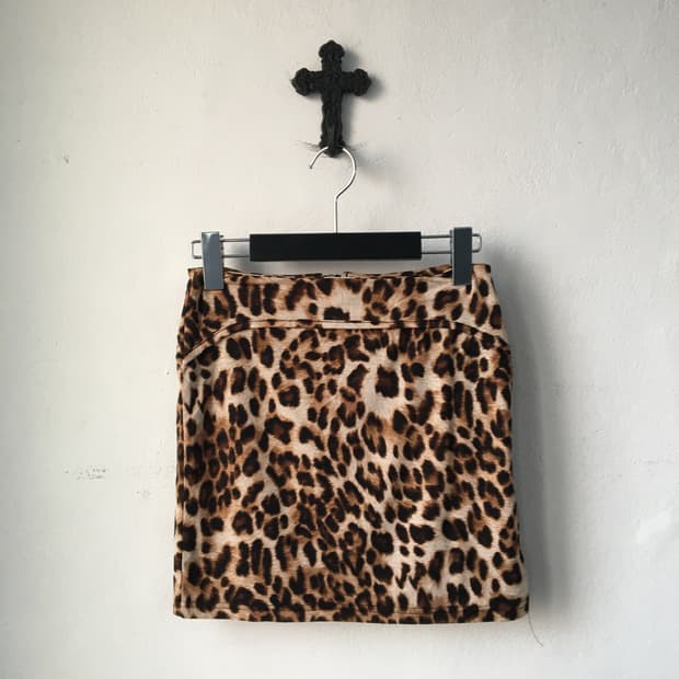Leopard pattern skirt