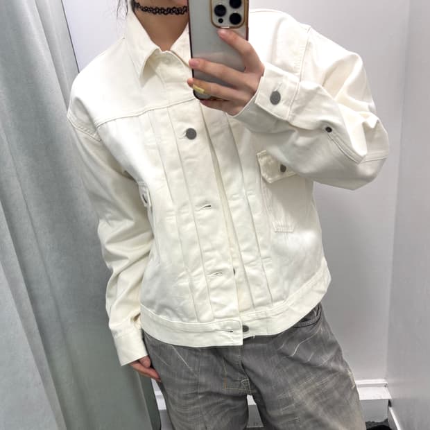 Gu 화이트 데님 트러커 자켓