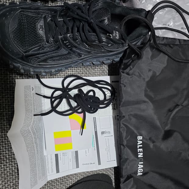 발렌시아가 디펜더 40사이즈