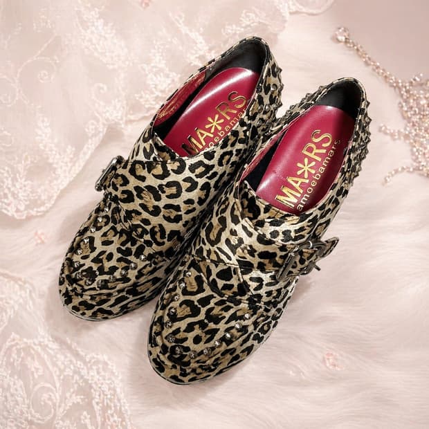 MA*RS 마즈 오네갸루 레오파드 스터드 웨지힐