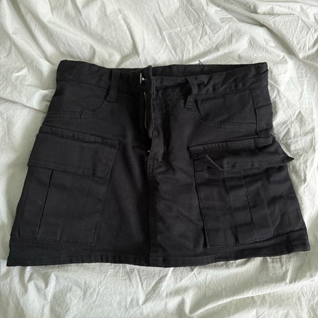 블랙업 카고 스커트