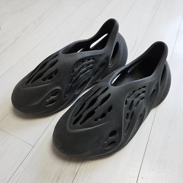 아디다스 이지폼 러너 카본 275