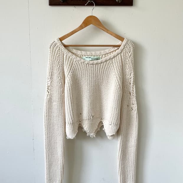 OFF White 크랙 크롭 스웨터