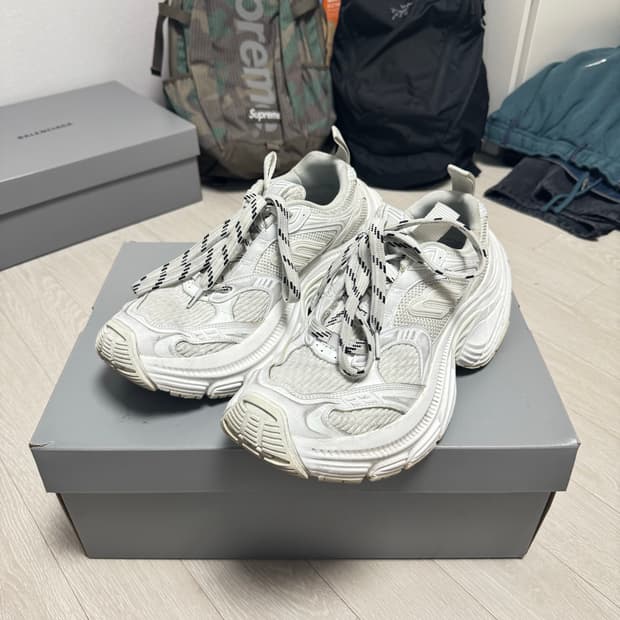 발렌시아가 6xl 스니커즈 화이트 43 새상품급