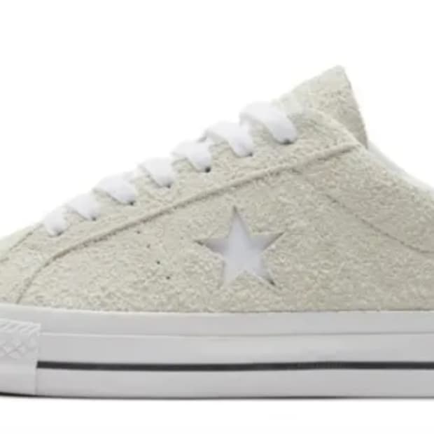 컨버스 빈티지 스웨이드 화이트 원스타 235 구해요