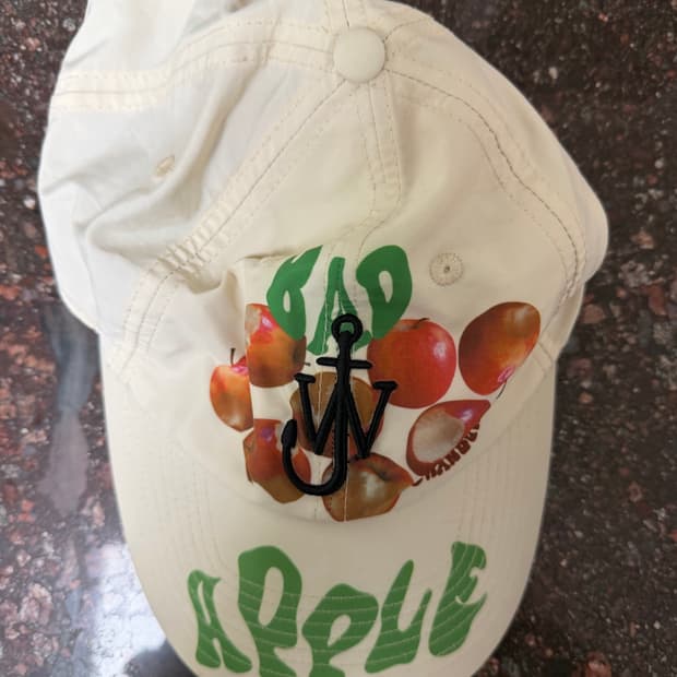 JW 앤더슨 애플 볼캡 아이보리
