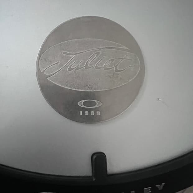 Oakley juliet 1999 Coin