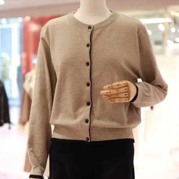 미착용)LiNE 배색 가디건