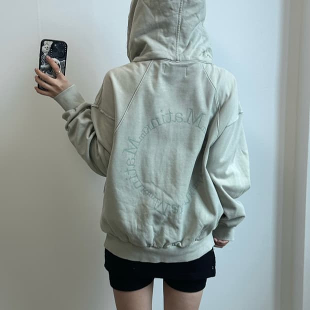 마땡킴 피그먼트 로고 색상 후드집업