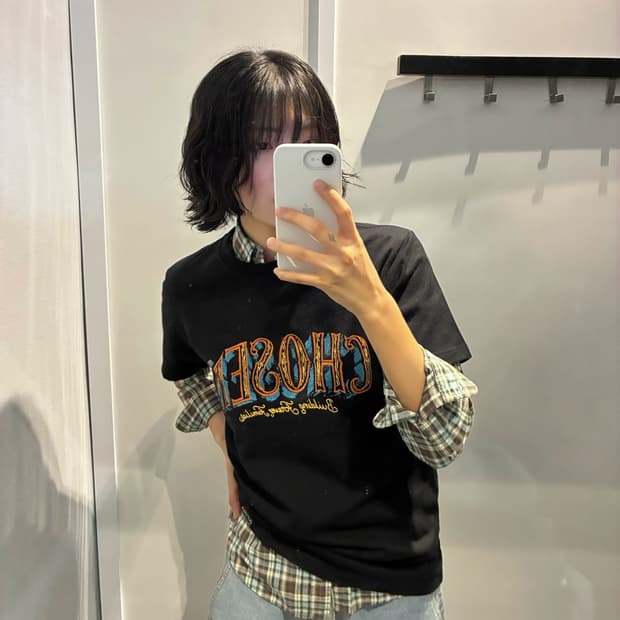 빈티지 반팔 티셔츠 레터링 프린트 디테일 레귤러핏 블랙