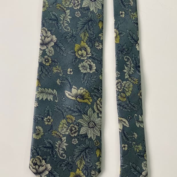 입생로랑 넥타이