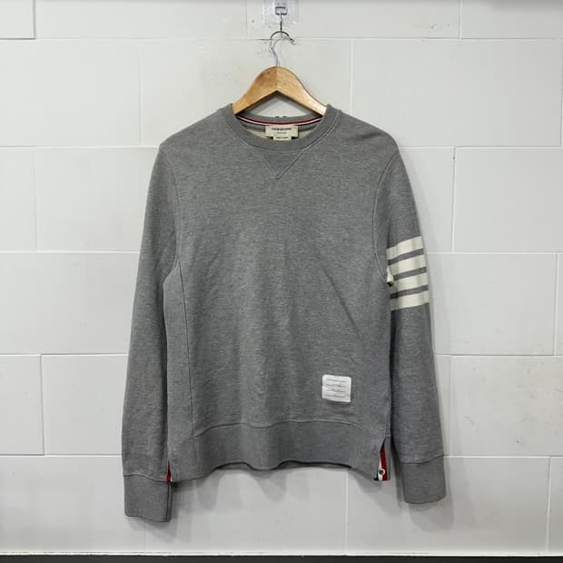 톰브라운 사선완장 맨투맨