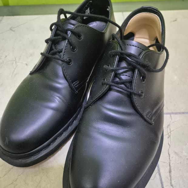 닥터마틴 1461모노 uk7 판매합니다