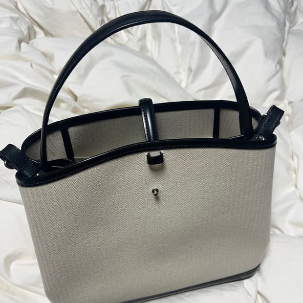 킨더살몬 레더트림드 캔버스 크로스 백