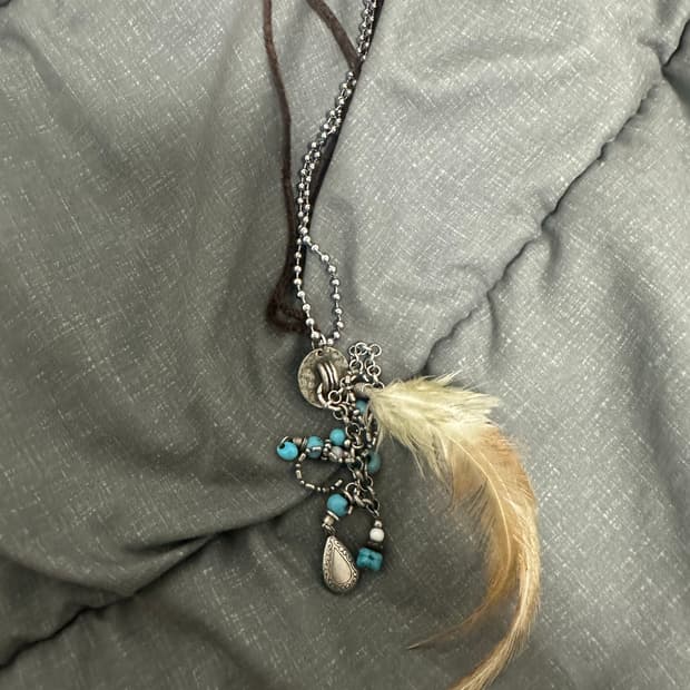 GOA feather necklace