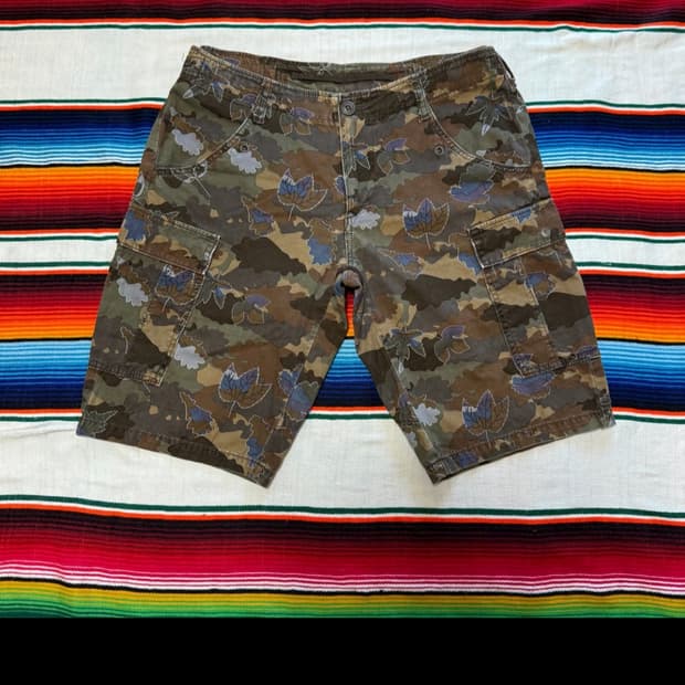 Ozone rocks real tree cargo half pants