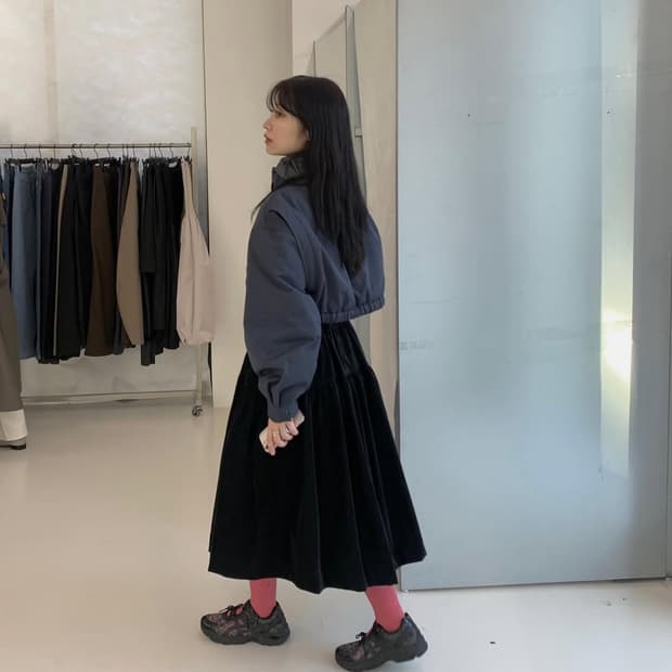 아모멘토 크롭 패딩 점퍼 다크네이비