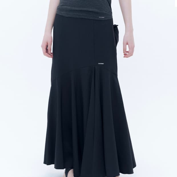 미세키서울 Flare long skirt BLACK
