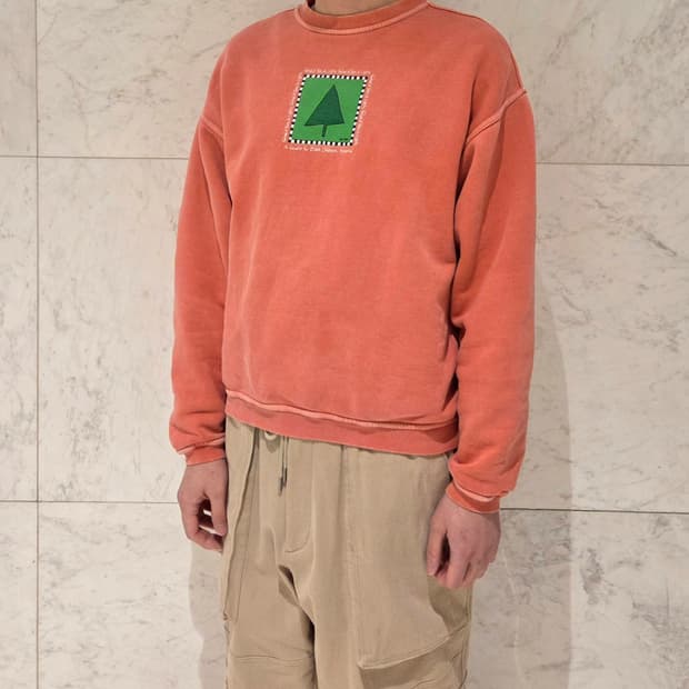 Genuine 피그먼트 다잉 맨투맨