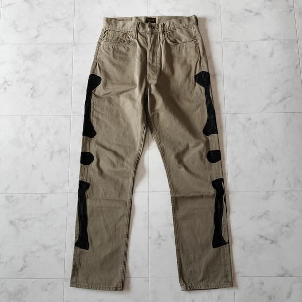 캐피탈 5P 오카길리 본 자수 치노 팬츠