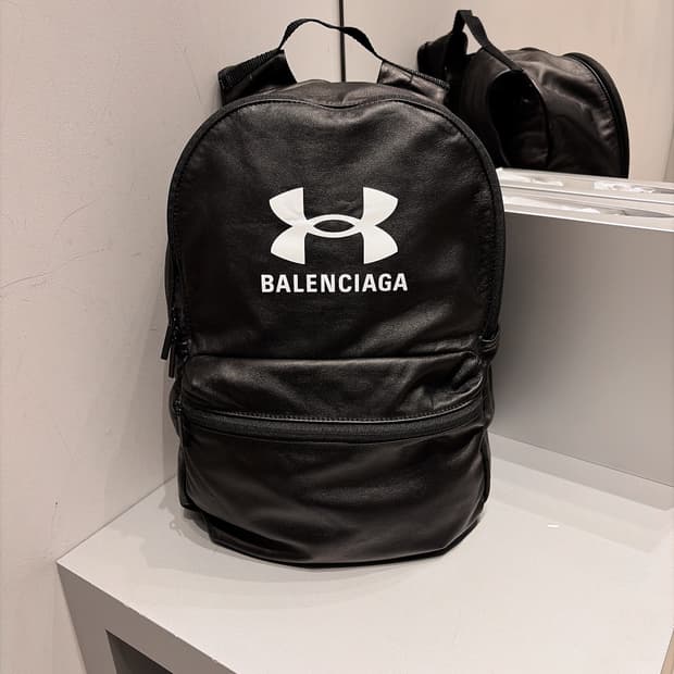 (정품/새상품) 발렌시아가 X 언더아머 블랙 램스킨 가죽 백팩