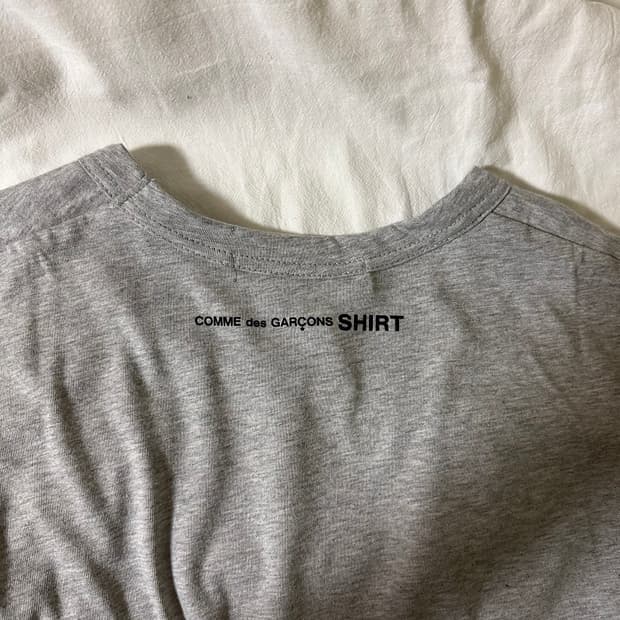 꼼데가르송 백로고 반팔 티셔츠 