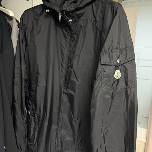 24ss몽클레어 에티아슈 바람막이 팝니다 5사이즈