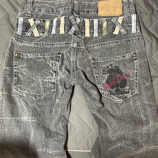 펑크 투버튼 트럼프 패치 레터링 워싱 흑청바지