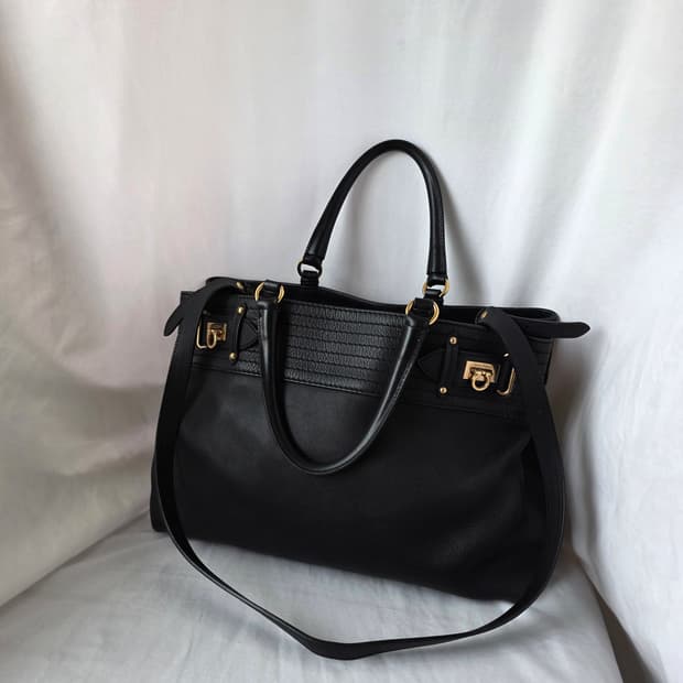 [정품] 페레가모 간치니 락버클 여성 숄더백 토트백 크로스백