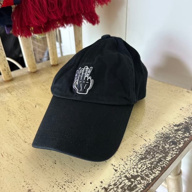 바이브레이트 볼캡 블랙