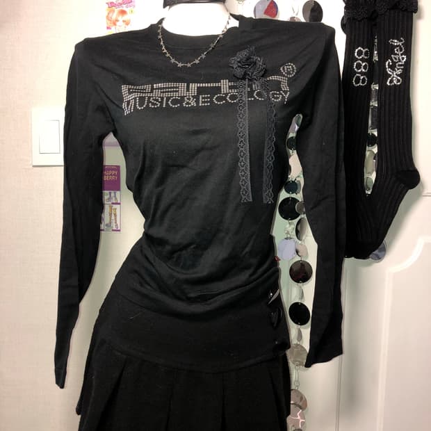 metal lettering black top