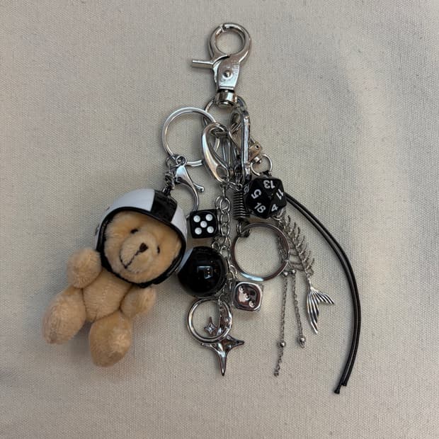 헬멧 베어 키링