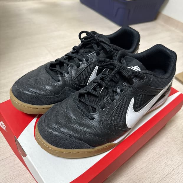 NIKE GATO