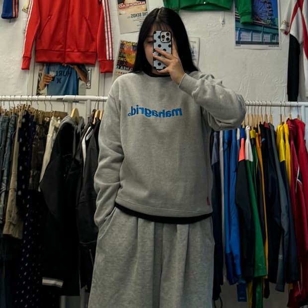 마하그리드 그레이 로고 자수 맨투맨 M